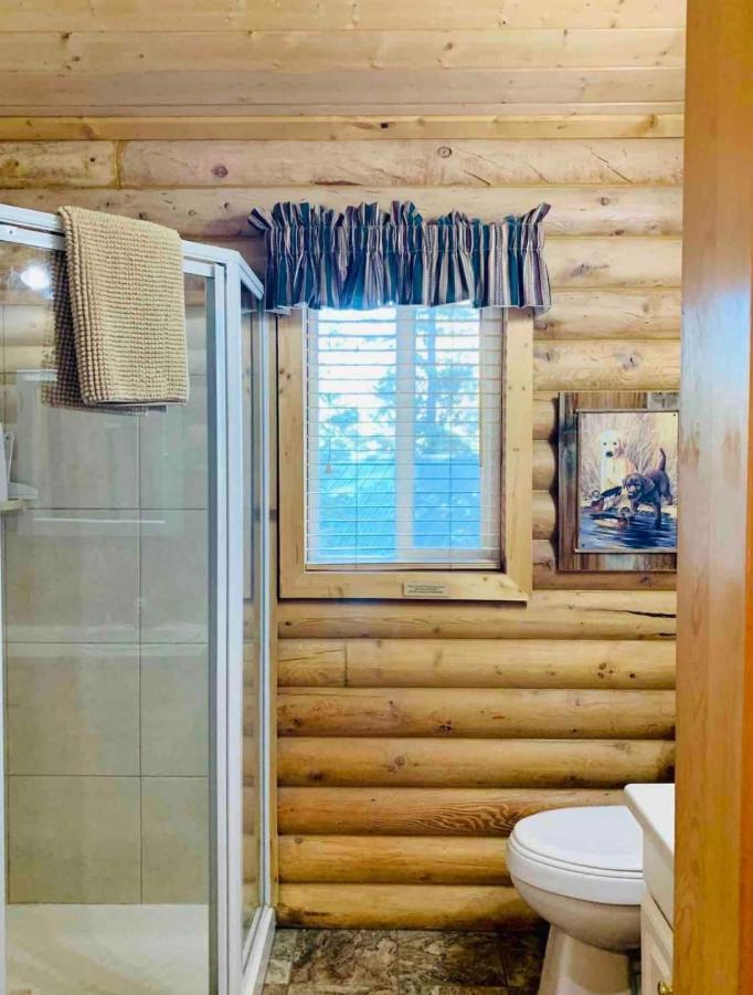 Adventure Awaits 3King Bed,2Bath Log Cabin In Heart Of Duck Creek Village! Exterior photo