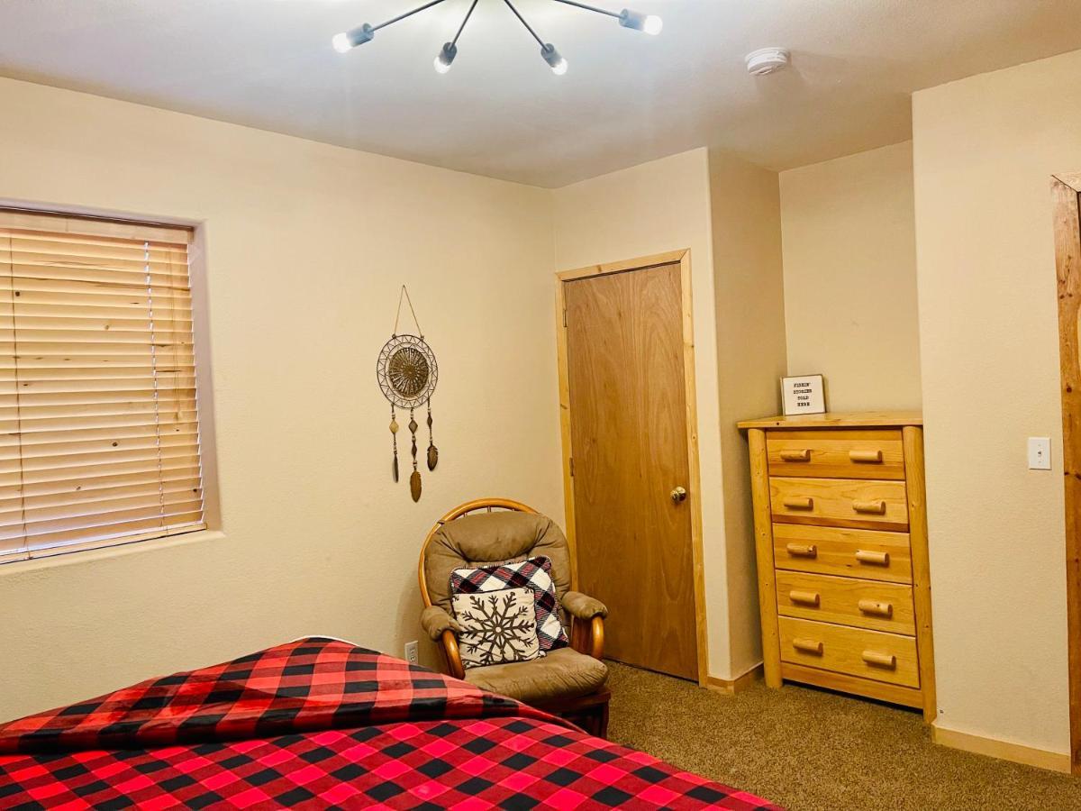 Adventure Awaits 3King Bed,2Bath Log Cabin In Heart Of Duck Creek Village! Exterior photo