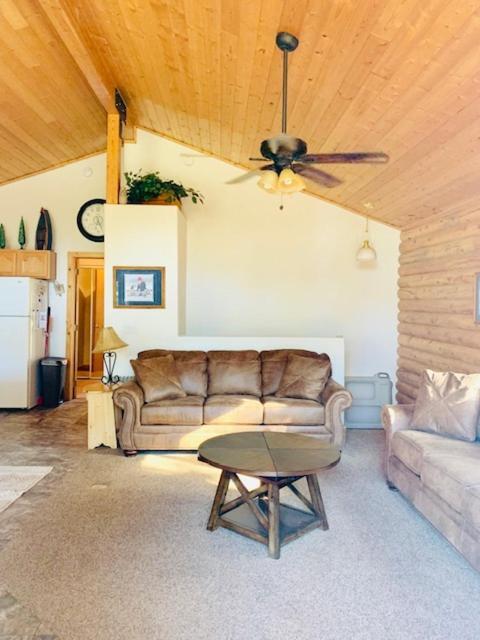 Adventure Awaits 3King Bed,2Bath Log Cabin In Heart Of Duck Creek Village! Exterior photo