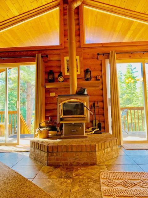 Adventure Awaits 3King Bed,2Bath Log Cabin In Heart Of Duck Creek Village! Exterior photo